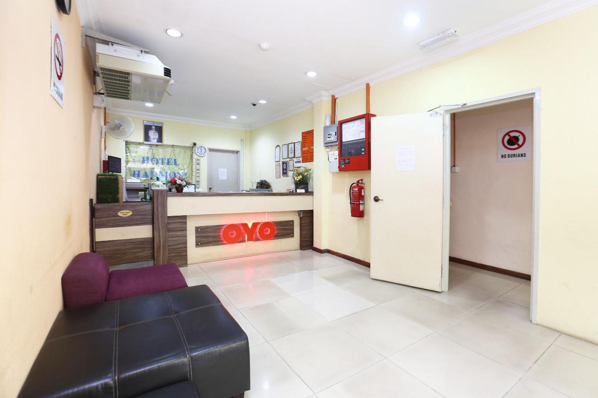 Super Oyo 89651 Harmoni Hotel Кота Бару Екстериор снимка