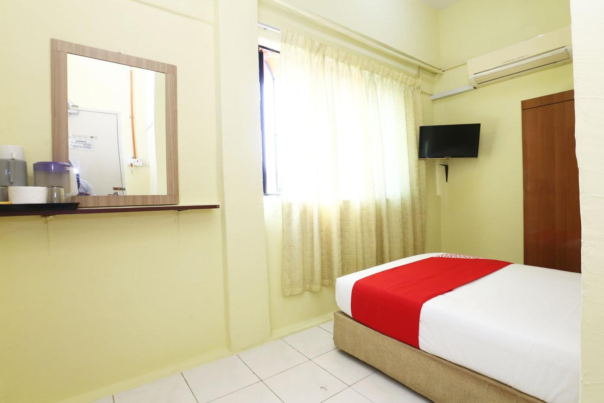 Super Oyo 89651 Harmoni Hotel Кота Бару Екстериор снимка