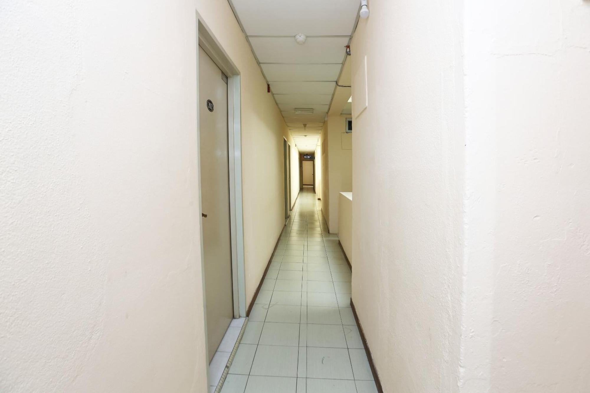 Super Oyo 89651 Harmoni Hotel Кота Бару Екстериор снимка