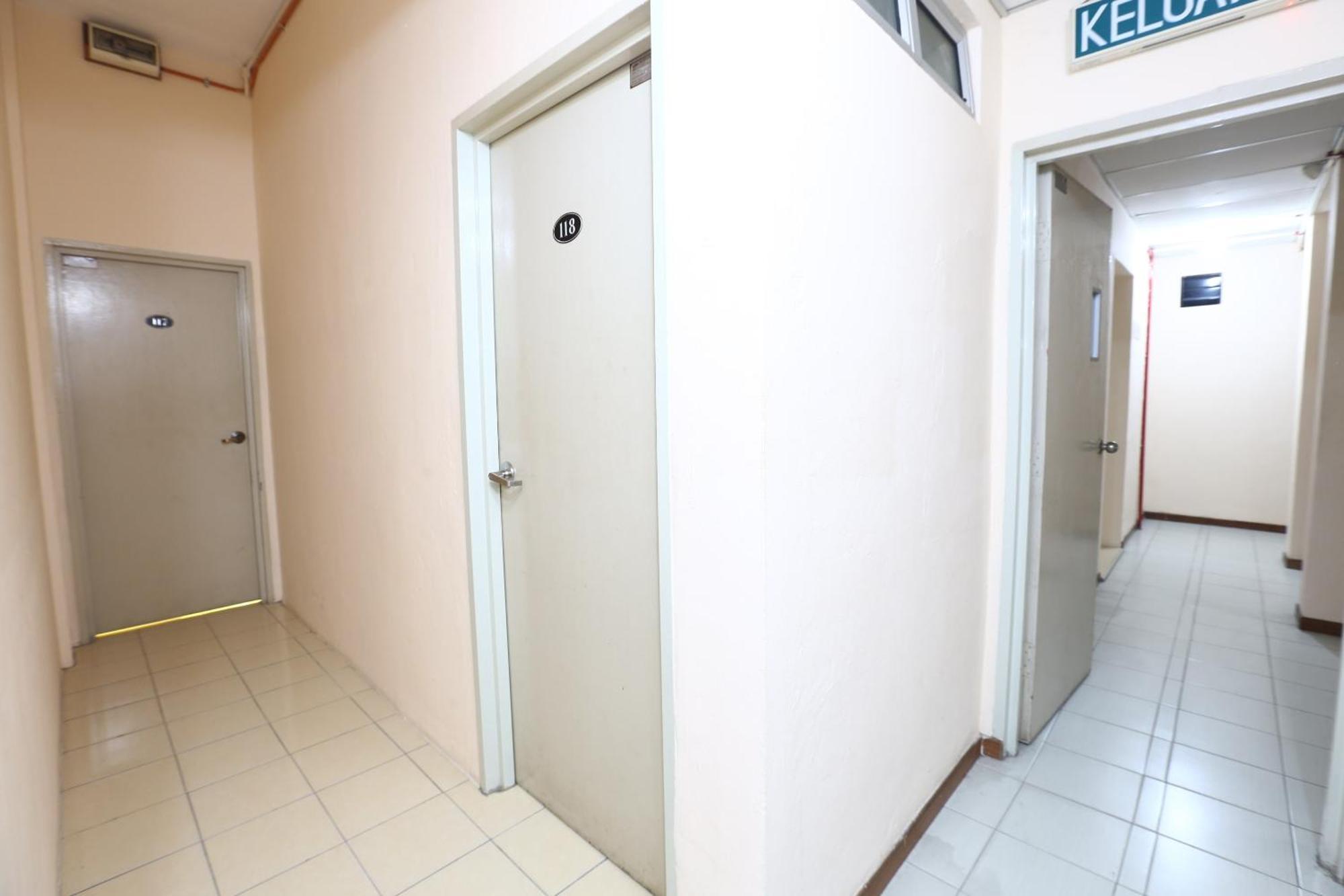 Super Oyo 89651 Harmoni Hotel Кота Бару Екстериор снимка